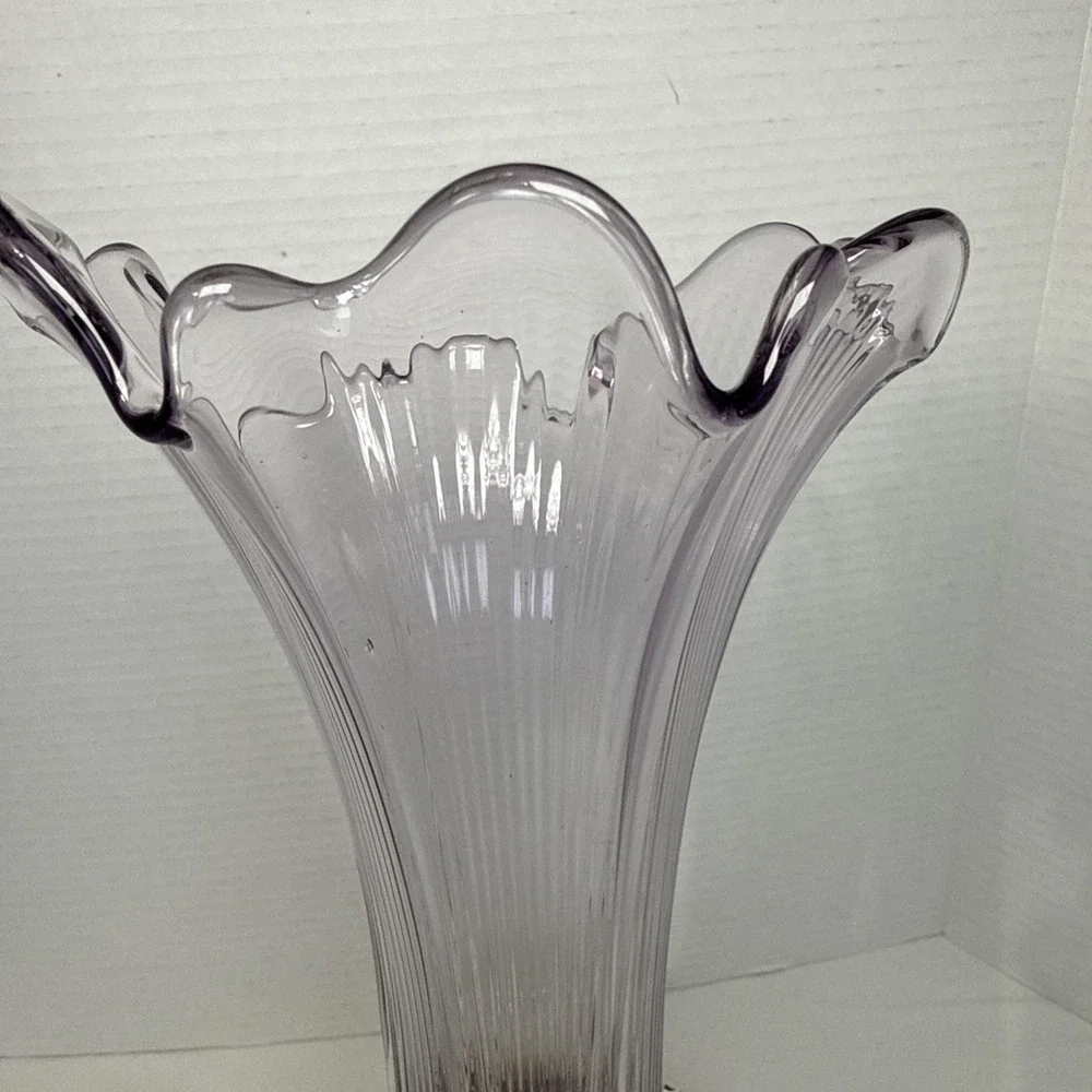Vintage Lavender Tint Art Swung Vase 10 3/4